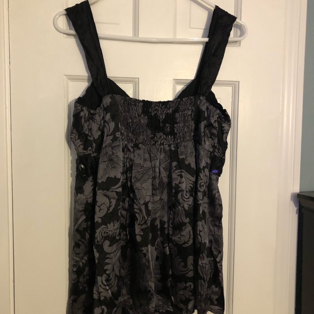 WHBM Black & Grey Floral Top - Picture 3 of 4